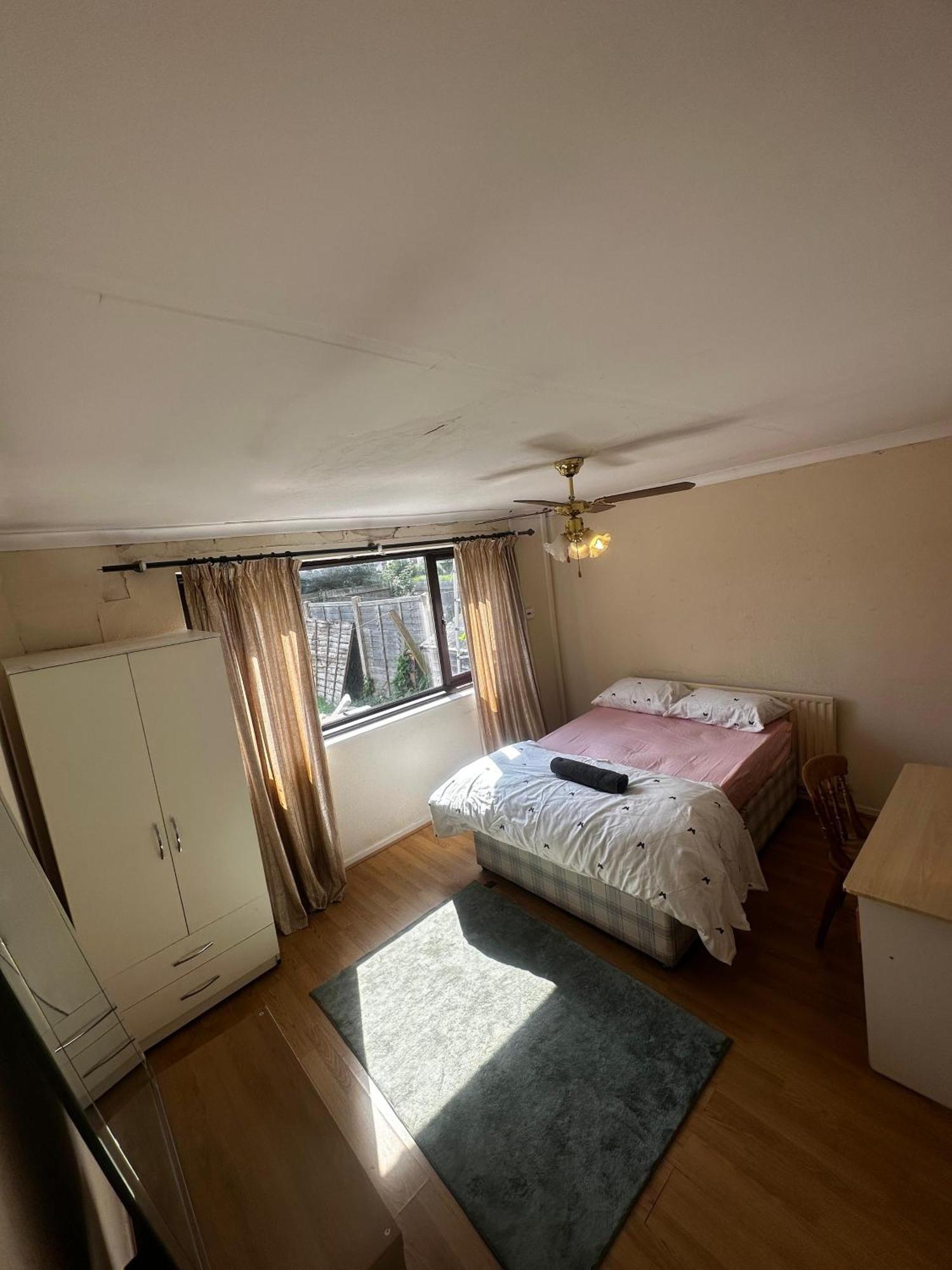 Budget Rooms - Near City Center Birmingham Bagian luar foto